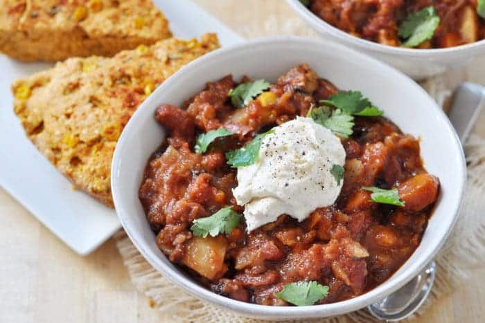 Crockpot Vegan Chili with Creamy Cashew Sour Cream: A Hearty and Flavorful Delight