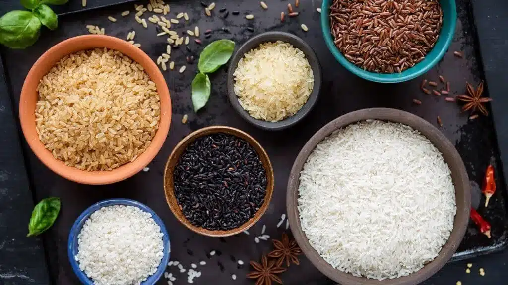 different types of rice in bowls